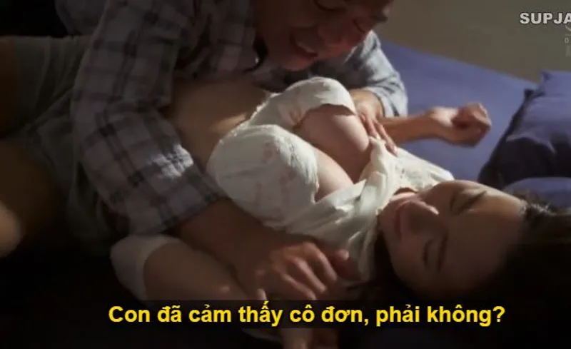 Thấy con trai mải miết lao vào công việc khiến người yêu của nó cô quạnh, ông bố chồng liều lĩnh đè ra địt con dâu.